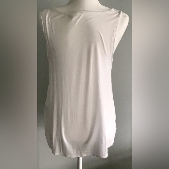 H&M Basic White Sleeveless Shirt - Size: M - Picture 2 of 4